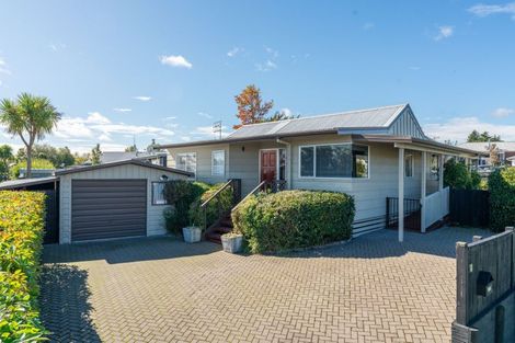 Photo of property in 18 Ward Place, Richmond Heights, Taupo, 3330