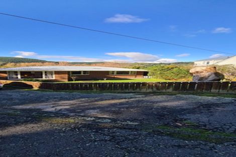 Photo of property in 296 Main Road, Tawa, Wellington, 5028