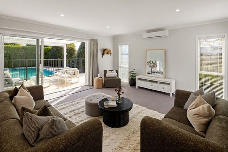 Photo of property in 82 Grey Street, Cambridge, 3434