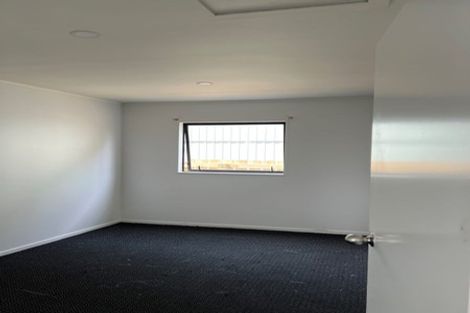 Photo of property in 5 Massine Place, Randwick Park, Auckland, 2105