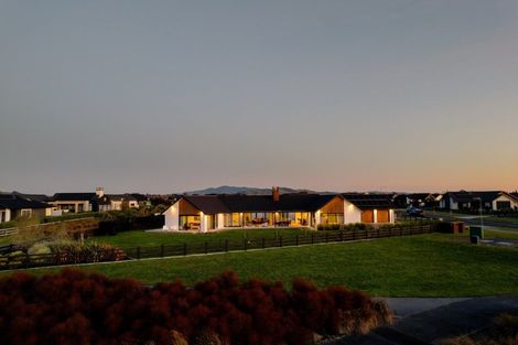 Photo of property in 10 Moemoea Place, Cambridge, 3434