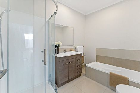 Photo of property in 13 Hakawai Avenue, Takanini, 2112