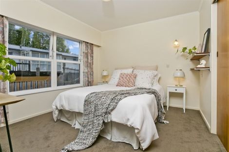 Photo of property in 2/10 Nea Place, Hillcrest, Auckland, 0627