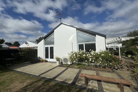 Photo of property in 18 Maidstone Road, Ilam, Christchurch, 8041