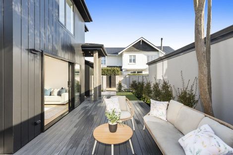 Photo of property in 2/61 Murray Place, St Albans, Christchurch, 8014