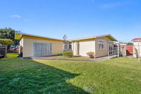 Photo of property in 21 Raupo Street, Castlecliff, Whanganui, 4501