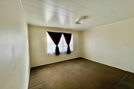 Photo of property in 8 John Walker Drive, Manurewa, Auckland, 2102