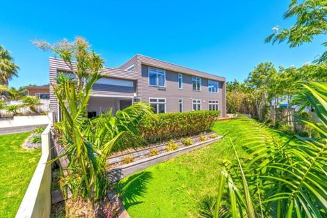 Photo of property in 77 Kittiwake Drive, Schnapper Rock, Auckland, 0632