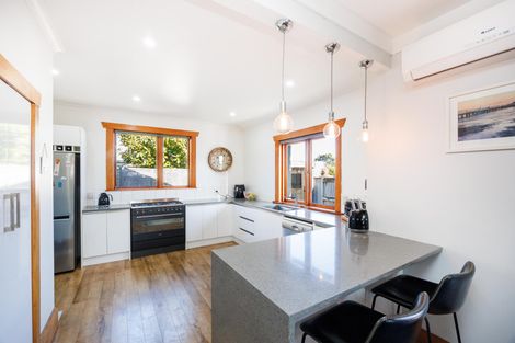 Photo of property in 116 Heretaunga Street, Palmerston North, 4414