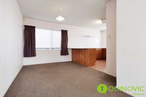 Photo of property in 1/8 Pupuke Road, Hillcrest, Auckland, 0627