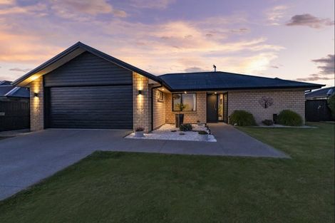 Photo of property in 13 Cressy Place, Darfield, 7510