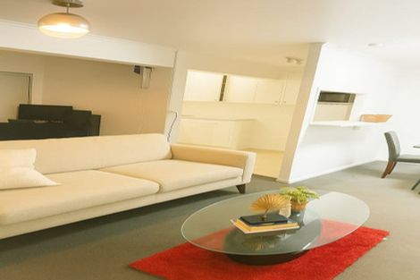 Photo of property in 60-62 Exmouth Road, Northcote, Auckland, 0627