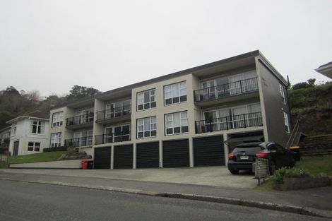 Photo of property in 2/10 Thurleigh Grove, Karori, Wellington, 6012