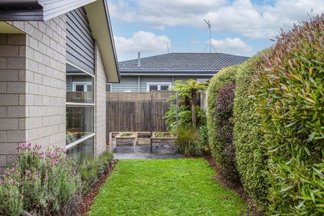 Photo of property in 33b Wilsons Road South, Saint Martins, Christchurch, 8022