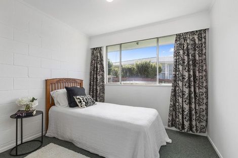 Photo of property in 2/14 Jillett Street, Titahi Bay, Porirua, 5022