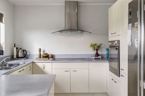 Photo of property in 23 Crows Road, Swanson, Auckland, 0614