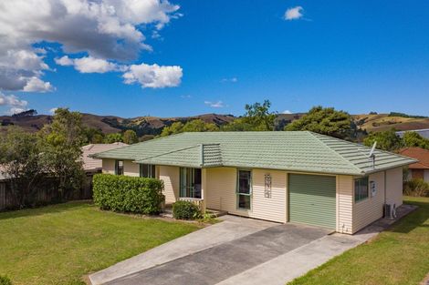 Photo of property in 53 Cabeleigh Drive, Helensville, 0800