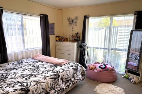 Photo of property in 15a Jeffares Place, Taradale, Napier, 4112