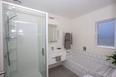 Photo of property in 36 Trelawny Terrace, Grenada Village, Wellington, 6037