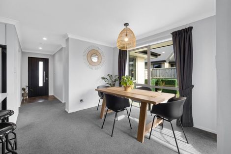 Photo of property in 16 Whiteoak Grove, Tinwald, Ashburton, 7700