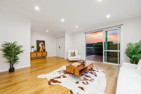 Photo of property in 5 Bridget Court, Red Beach, 0932
