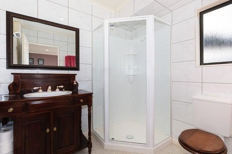 Photo of property in 68 Kiwi Crescent, Tawa, Wellington, 5028