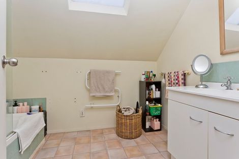 Photo of property in 37 Fields Parade, Oteha, Auckland, 0632