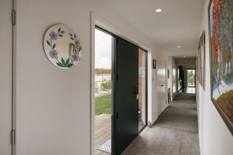 Photo of property in 38a Pohutukawa Drive, Levin, 5571