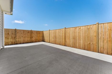 Photo of property in 1 Koiora Road, Clarks Beach, 2122