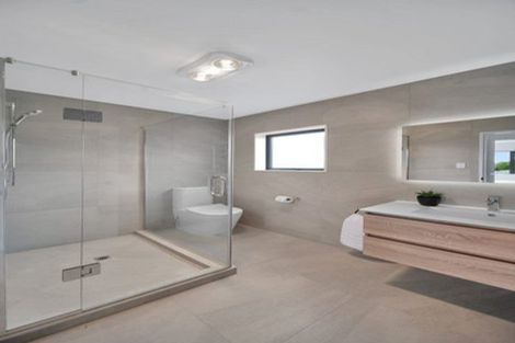 Photo of property in 10a Gardiner Grove, Mangere East, 2024