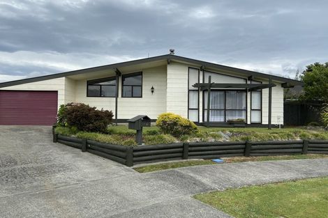 Photo of property in 16 Hilton Grove, Kelvin Grove, Palmerston North, 4414