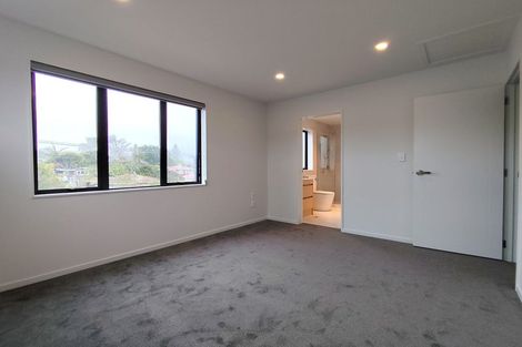 Photo of property in 76 Mcleod Road, Te Atatu South, Auckland, 0610