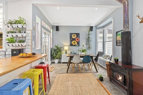 Photo of property in 10 Jackson Street, Island Bay, Wellington, 6023