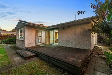Photo of property in 2/4 Kyeburn Place, Avonhead, Christchurch, 8042