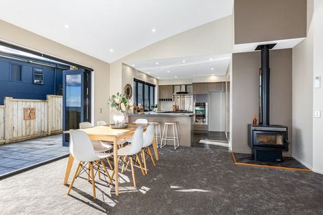 Photo of property in 6 Seascape View, Paremata, Porirua, 5024