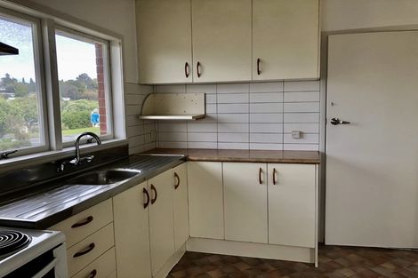 Photo of property in 2/70 Bentley Avenue, Glenfield, Auckland, 0629