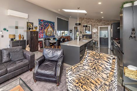 Photo of property in 3 Kamahi Street, Castlecliff, Whanganui, 4501