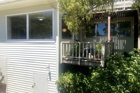 Photo of property in 42 Moana Road, Kelburn, Wellington, 6012