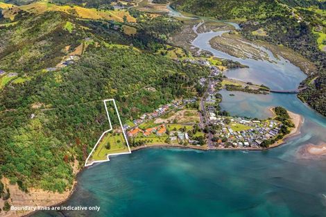 Photo of property in 37 Waiwera Place, Waiwera, Orewa, 0994