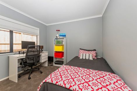 Photo of property in 12 Reybert Place, Massey, Auckland, 0614