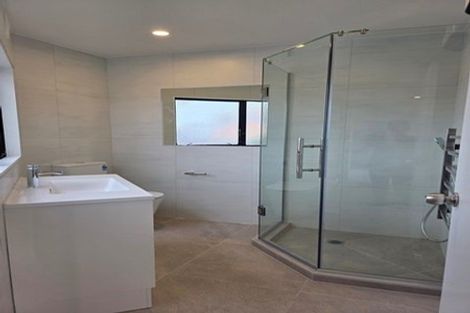 Photo of property in 12 Westergrove Place, West Harbour, Auckland, 0618