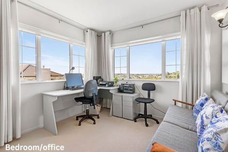 Photo of property in 74 Travis View Drive, Fairview Heights, Auckland, 0632