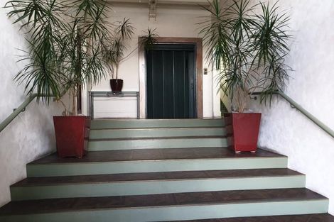 Photo of property in 37u2 Majoribanks Street, Mount Victoria, Wellington, 6011