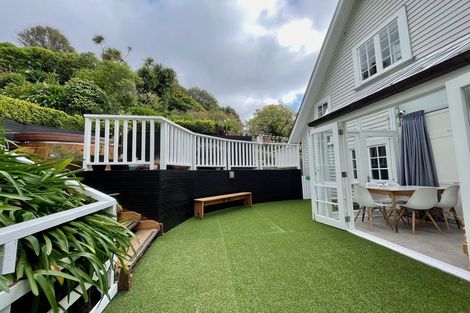 Photo of property in 10 Paisley Terrace, Karori, Wellington, 6012