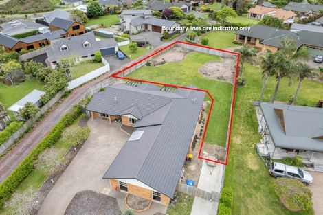 Photo of property in 33a Sunny Crescent, Huapai, Kumeu, 0810
