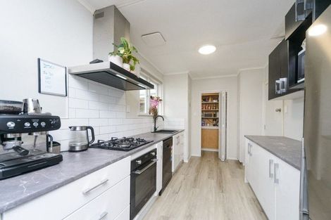 Photo of property in 35 Cardiff Street, Awapuni, Palmerston North, 4412