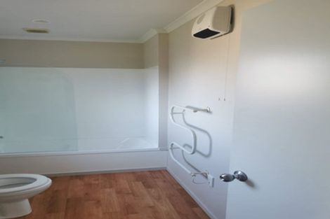 Photo of property in 41 Taikata Road, Te Atatu Peninsula, Auckland, 0610