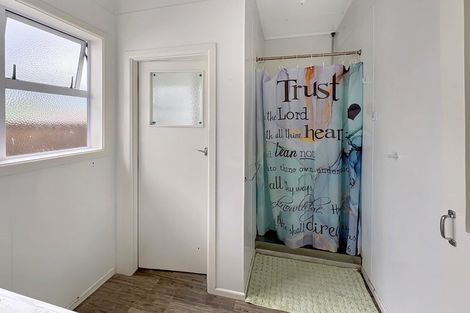 Photo of property in 90 Chelwood Street, Takaro, Palmerston North, 4412