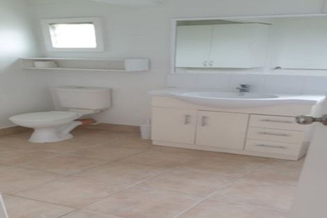 Photo of property in 8 Northcote Road, Takapuna, Auckland, 0622