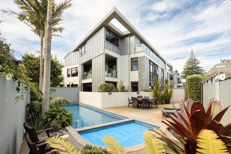 Photo of property in 7/48 Marine Parade, Mount Maunganui, 3116
